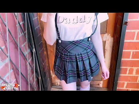 ❤️ Schoolgirl Sikini derinden Sucks ve sınıflar yerine sikikleri. ☑ Sürtükler bizde